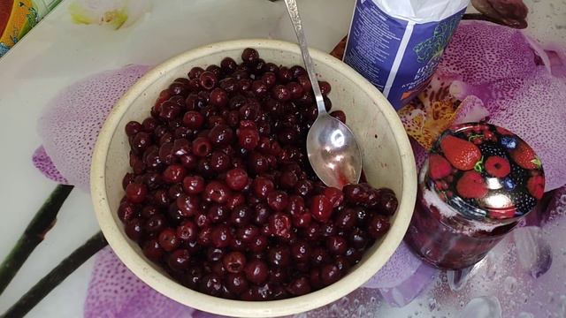 вишня в собственном соку смотреть онлайн