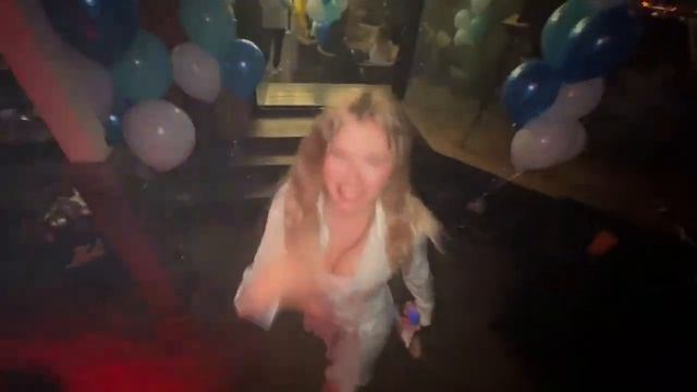 ИНСТ РИНА ПОКАЗАЛА ЧАТИКУ ТАНЕЦ ??[ INSTRINNA НА ДР EKATZE ] смотреть онлайн