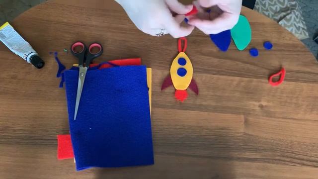 День космонавтики. Ракета из фетра. смотреть онлайн