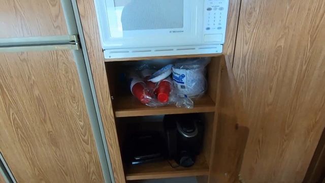 Bought a RV Travel Trailer - USB and Inverter Generator Upgrades - Solar Power LED Shop Lighting смотреть онлайн