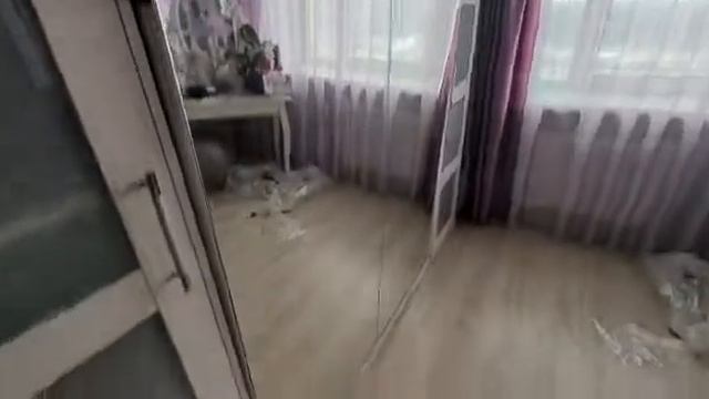 Замена разбитого зеркала шкафа-кровати смотреть онлайн