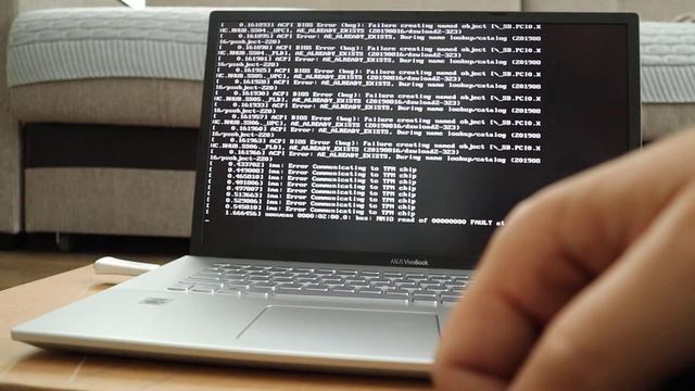 ?? Распаковка и краткий обзор ноутбука ASUS VivoBook ASUS VivoBook A712FB и установка Linux Mint 20 смотреть онлайн