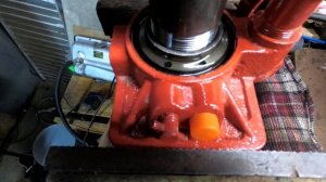 Гидравлический пресс из домкрата