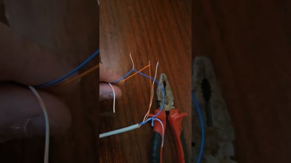 Как соединить интернет кабель Как соединить витую пару скрутка или скотчлок