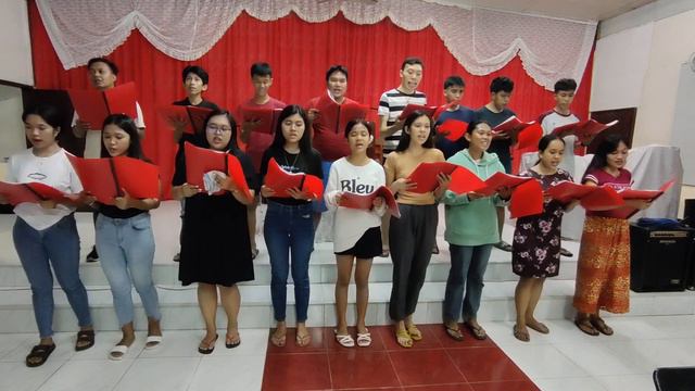 HOW GREAT IS OUR GOD (Chris Tomlin) Rehearsal by MCCSB Youth Choir смотреть онлайн