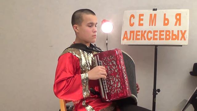 В лесу родилась ёлочка РуСкая гармонь Егор Алексеев смотреть онлайн