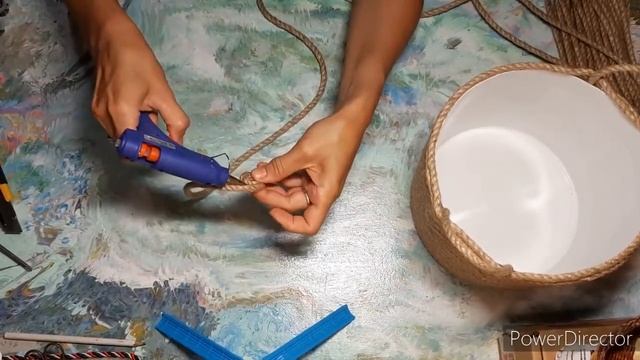 Кашпо для цветов из пластиковой банки и джута! смотреть онлайн