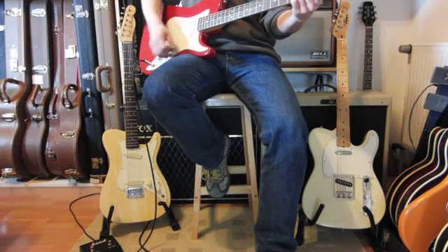 1981 Fender Bullet Deluxe red смотреть онлайн