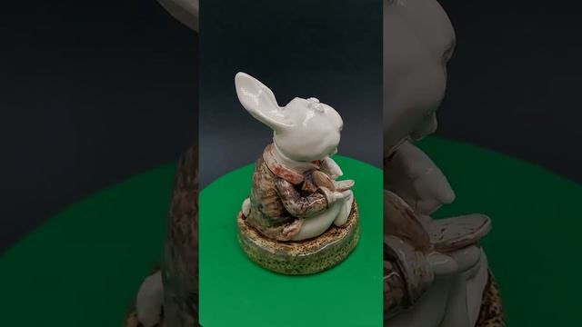 Белый кролик. Фарфор, ручная лепка. Автор - Татьяна Гакало, сделано в Ceramics Art Studio, Budva. смотреть онлайн