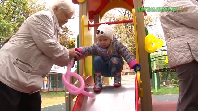 Новая детская площадка по адресу – Ковровый 26 смотреть онлайн