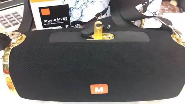 Portable wireless speaker M258 смотреть онлайн