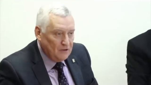 Юрий Поляков обсудил "перспективы" строительства магазина на Крымской с анапскими депутатами смотреть онлайн