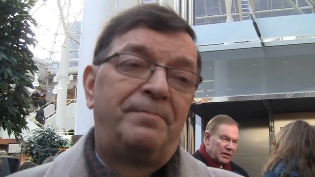 Paavo Väyrynen (kesk.) talousdemokraatin haastattelussa смотреть онлайн