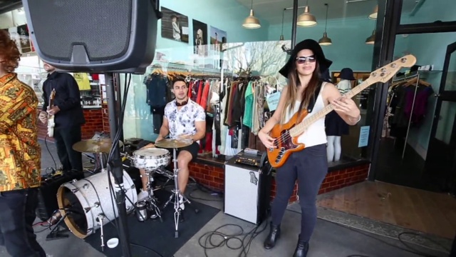 ЗАМЕС УЛИЧНОЙ ФАНК МУЗЫКИ ► Новая Зеландия, Уличные Музыканты смотреть онлайн