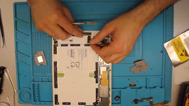 Samsung SM-Т550/T555 Galaxy Tab A – Замена шлейфа системного разъёма + разъёма гарнитуры AUX смотреть онлайн