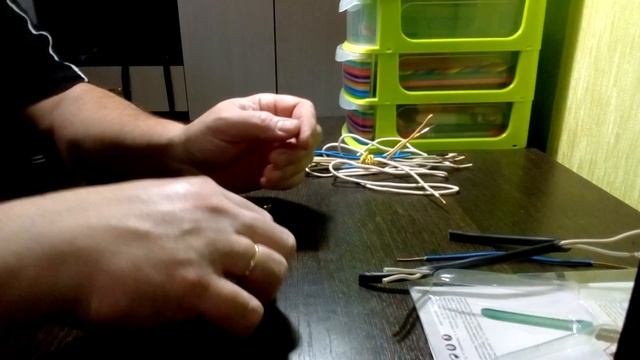 бюджетный инструмент электрика стрипперы STURM