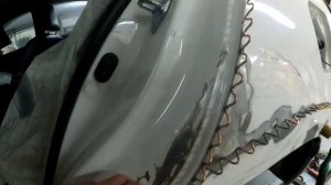 Как самому выправить заднее крыло после аварии  ч 1.