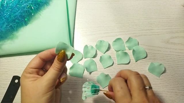 Новогодние украшение для девочек! МК / Как сделать красивые заколки из фоамирана. смотреть онлайн