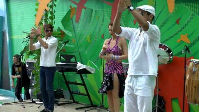 Латиноамериканский танец. Мастер-класс на площадке ЭКСПО 2017 в Астане. Latin American dance смотреть онлайн