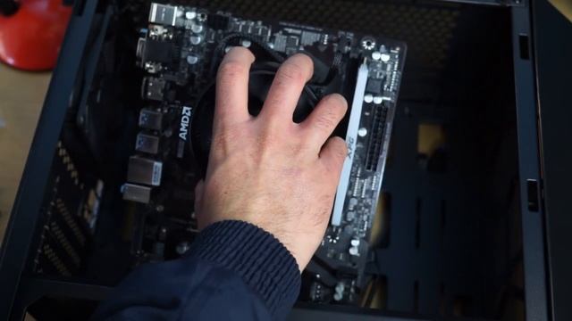 Ryzen 3400g PC ECONÓMICA para EMPEZAR el 2021 смотреть онлайн