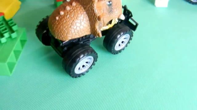 Игрушечные машинки. Захват города. Динозавры - трансформеры смотреть онлайн