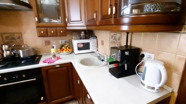 Организация кухни?Генеральная уборка на кухне?Много специй?Юный художник