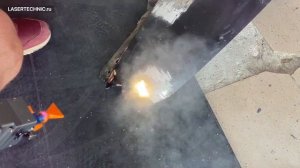 Лазерная очистка крыла автомобиля