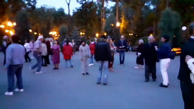 А СЕГОДНЯ Я ПРИШЛА В ТВОИ МЕЧТЫ! СЧАСТЛИВЫЕ МОМЕНТЫ ИЗ ПАРКА ГОРЬКОГО ХАРЬКОВ смотреть онлайн