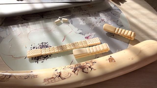 Эти болтухи отличаются от других. Работа над ошибками. Белоснежные перекиды из бивня моржа #chotki смотреть онлайн