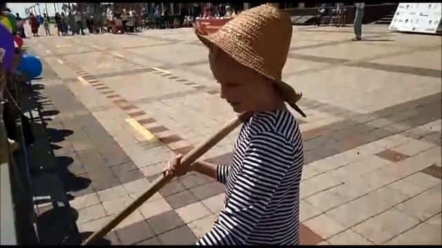 Коляска-комбайн на парад колясок (часть2) г.Новороссийск 2017 смотреть онлайн