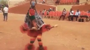 Африканские танцы шаманы заули в масках . African dance zaouli mask trance.