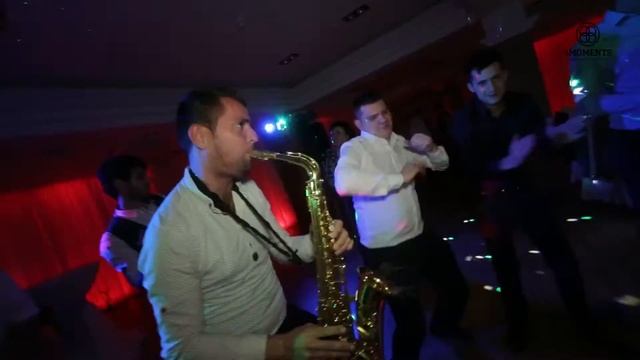 #4moments Шоу саксофониста на свадьбе! смотреть онлайн