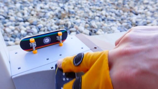 FINGER SKATEBOARD TRICKS | BRAILLE SKATEBOARDING | MINI SKATEBOARD COLLECTIBLES | Skateboard Ramps