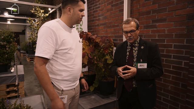 Nowości roślinne (konkurs) - dr Wiesław Szydło - relacja z targów Zieleń to Życie 2022 смотреть онлайн