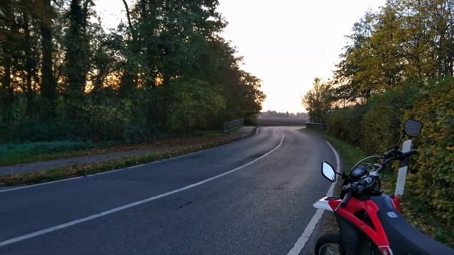 Suzuki DR-Z 400 SM Sound - MSR Flyby (loud)