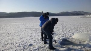 Айс дайвинг, пилим майну, о.Русский Владивосток