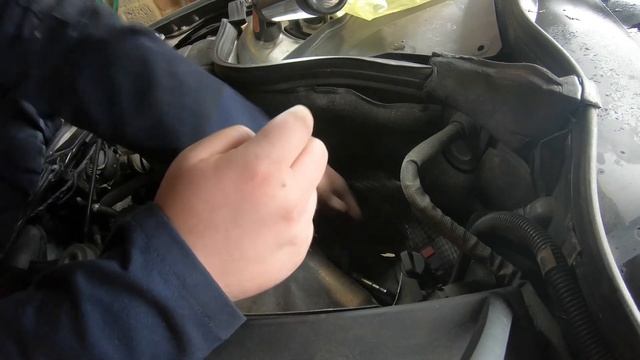 Mercedes C180 Kompressor 1.8 W203 Front O2 Sensor Replacement смотреть онлайн