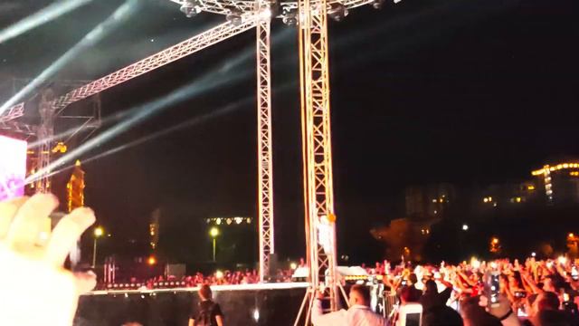 Третий отрывок песни концерта Антитела. Одесса на День Независимости. смотреть онлайн