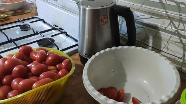 ПОЙМАЛА МУЖА И ЗАСТАВИЛА ДЕЛАТЬ УЖАСНУЮ РАБОТУ /ОЧЕНЬ ВКУСНЫЕ ПОМИДОРЫ НА ЗИМУ РАЗНЫМИ СПОСОБАМИ смотреть онлайн