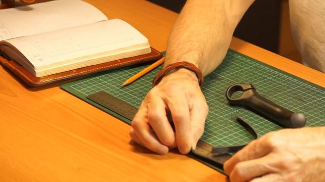 Leather braid for bicycle handlebar "horns" DIY. Кожаная оплетка для рогов велосипеда своими руками смотреть онлайн