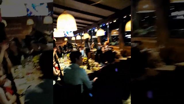 Это ресторан Батоно в ТРЦ Мандарин, Адлер. смотреть онлайн