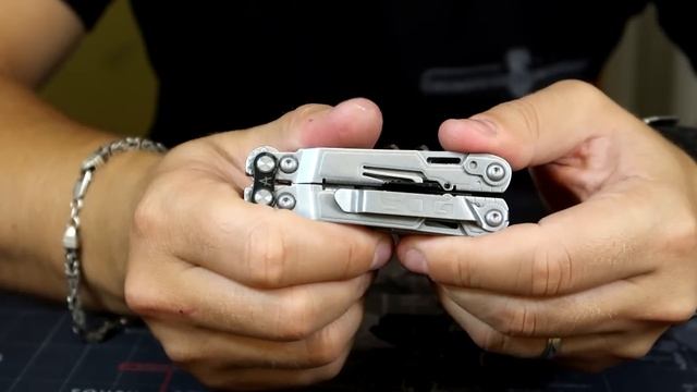 17 инструментов и всего 130 грамм! Sog Powerlitre смотреть онлайн