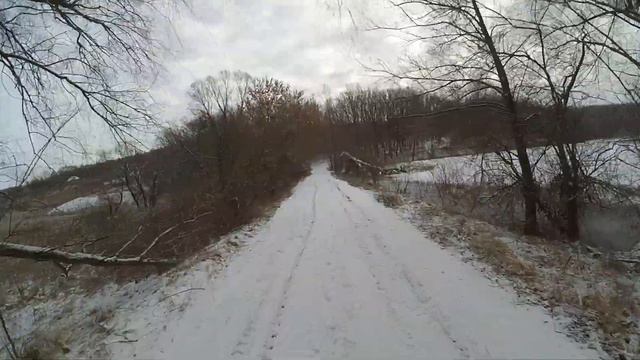 Добираюсь до работы на Минске Зимой через лес смотреть онлайн