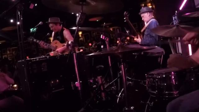 The Soul Immigrants Live - Alan Gibson Bass Solo смотреть онлайн