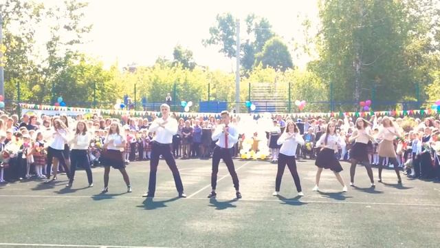 ФЛЕШМОБ 11 КЛАСС 2017 смотреть онлайн