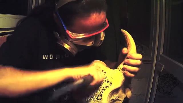 Skull carving / Резьба по черепу коровы 3 смотреть онлайн