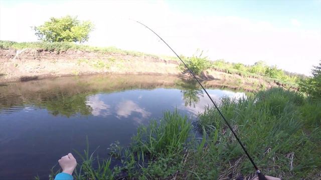 Весенняя рыбалка. Хищник на Ирпене после нереста | МИКРОДЖИГ "ултралайт" 2022 рыбалка в черте Киева смотреть онлайн