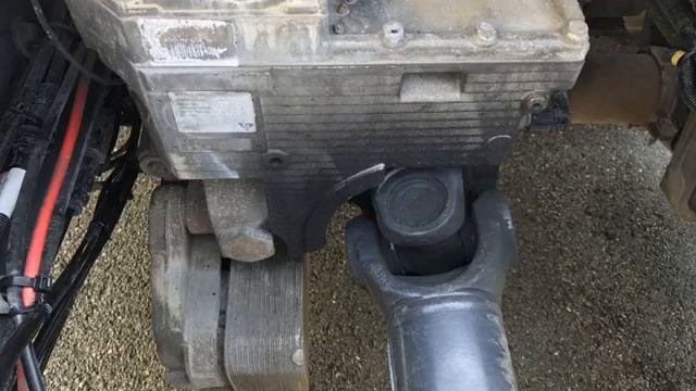 Camion tracteur Volvo FH 13.420 GLOBETROTTER Chateauroux Poids Lourds S.A. смотреть онлайн