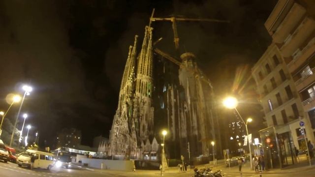 Barcelona: Temple Expiatori de la Sagrada Família | Искупительный храм Святого Семейства смотреть онлайн