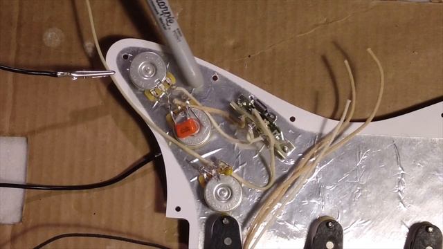 HOW TO WIRE A STATOCASTER PICKGUARD *2022* (Guitar Building Tech Tips)